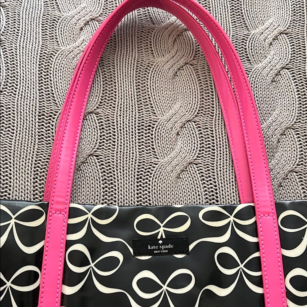 SOLD- Kate Spade Black and White Tote Bag with Signature Design - Picture 4 of 5